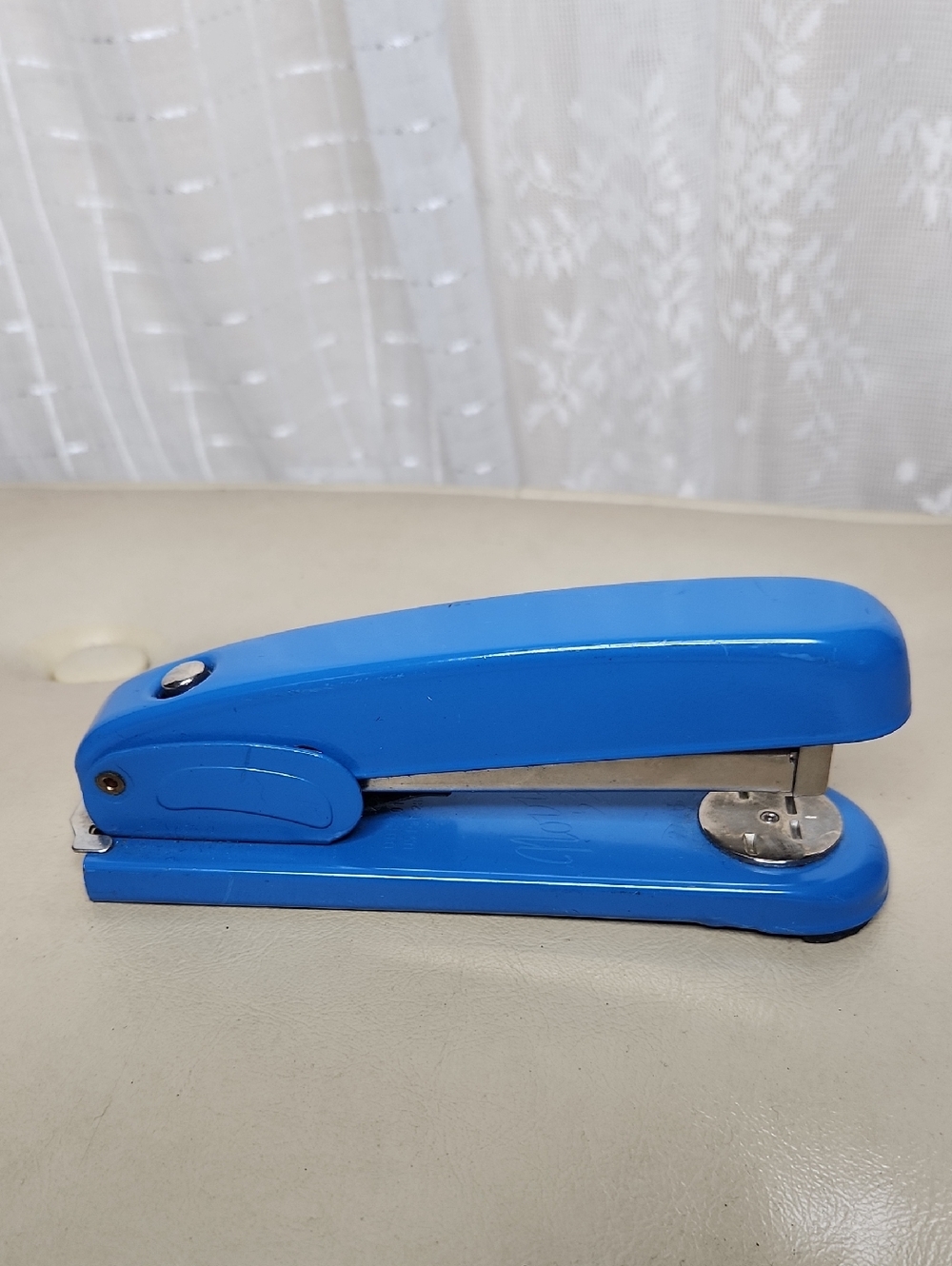 vintage blue Novus 53 stapler